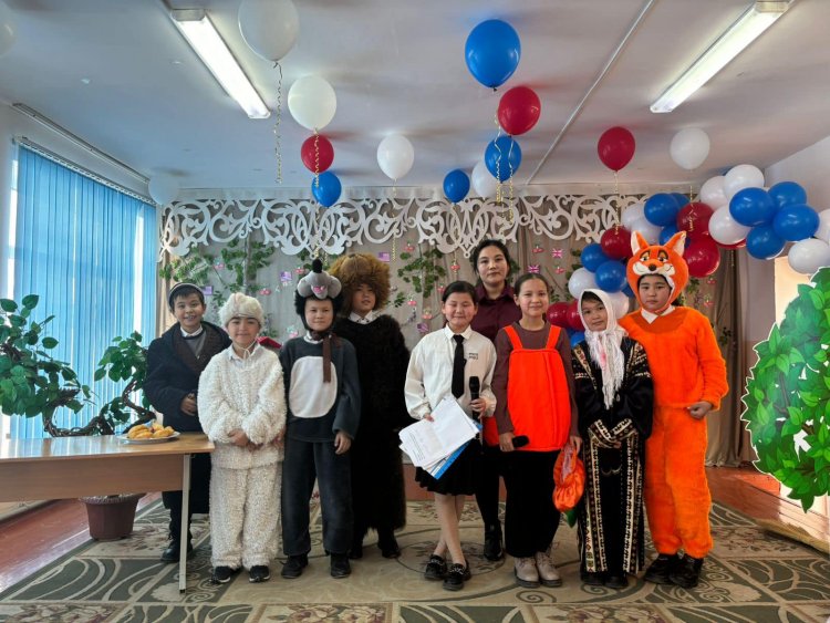 Wonderful of English fairytailes"  тақырыбында "Тhe bun"  ертегісінің қойылымы